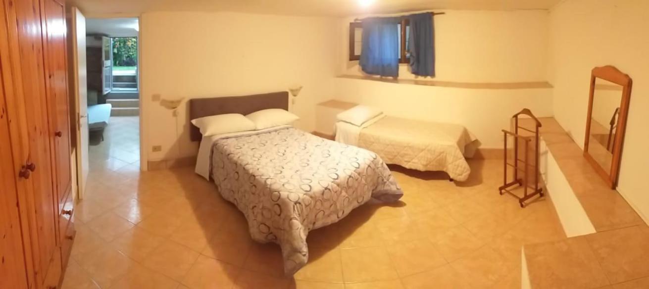 Garden Basement - Seminterrato Max 4 Ospiti - Fiumicino Vicino Aeroporto E Fiera Apartamento Exterior foto