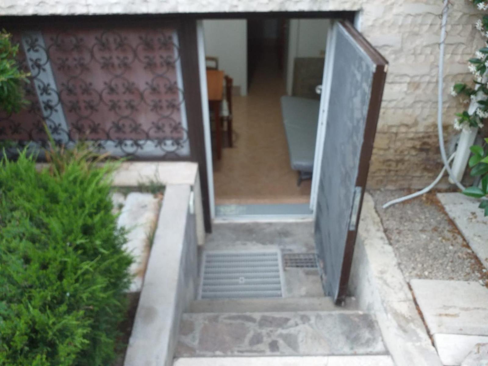 Garden Basement - Seminterrato Max 4 Ospiti - Fiumicino Vicino Aeroporto E Fiera Apartamento Exterior foto