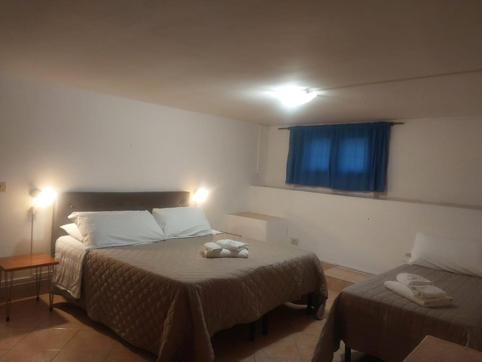 Garden Basement - Seminterrato Max 4 Ospiti - Fiumicino Vicino Aeroporto E Fiera Apartamento Exterior foto